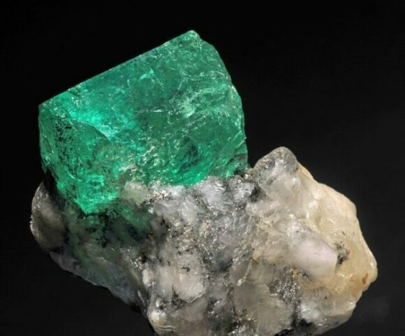 Emerald crystal from Muzo, Colombia